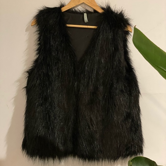 🌻Black Faux Fur Vest Jacket - Picture 4 of 4
